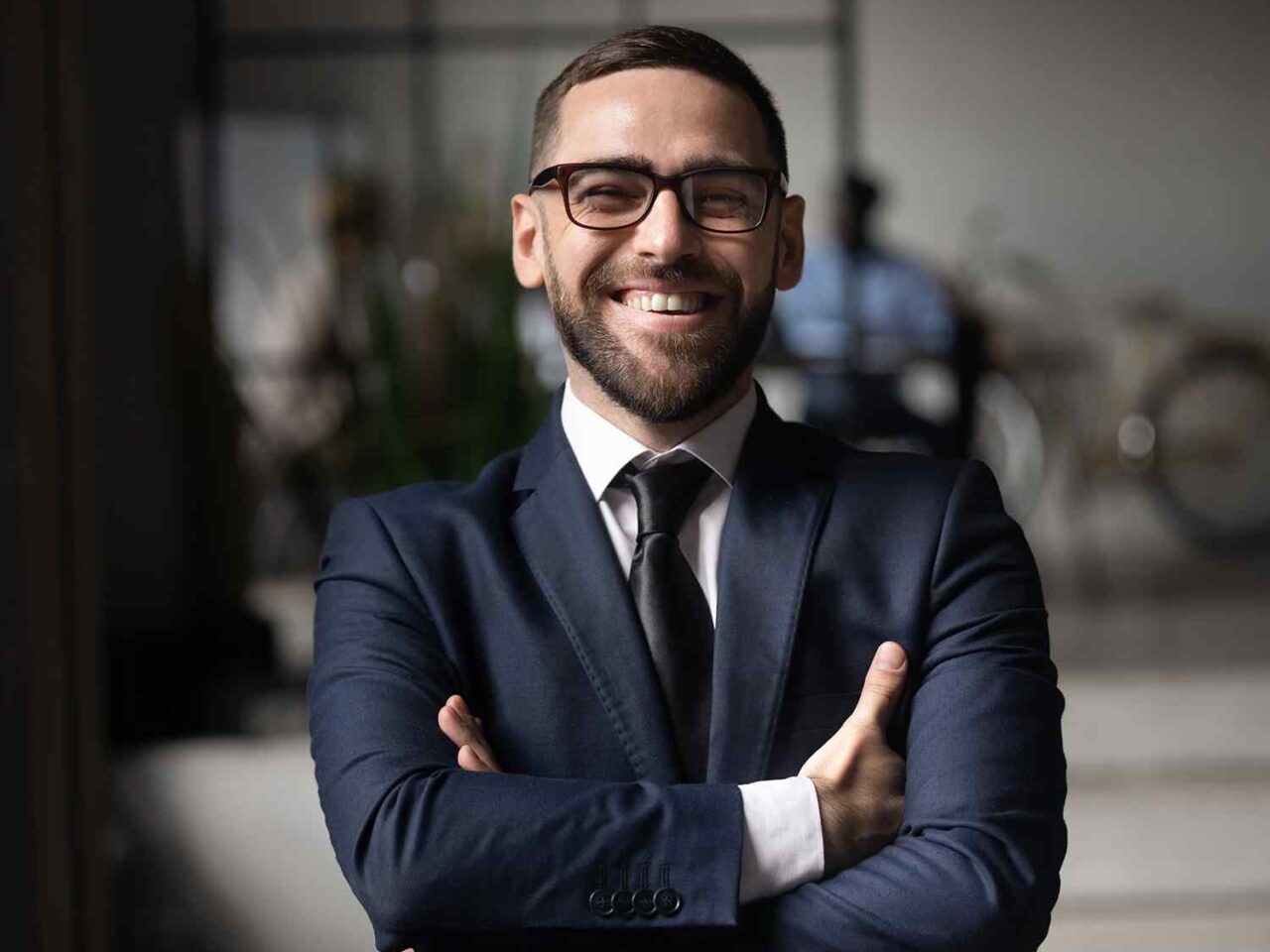 https://erayafinserv.com/wp-content/uploads/2019/02/team_02-1280x960.jpg